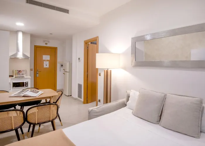 Hotel apartamentowy Rambla108 3*