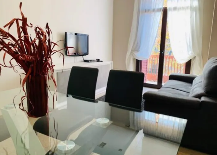 Rambla108 公寓式酒店 3*